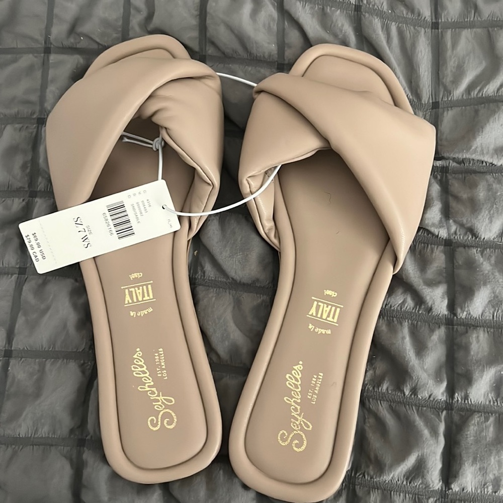 Tan Seychelles. Brand new with tags.
